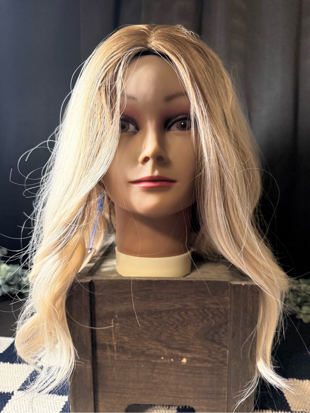 Blonde Synthetic Women’s Wig - Natural Light Blonde ombré NWT